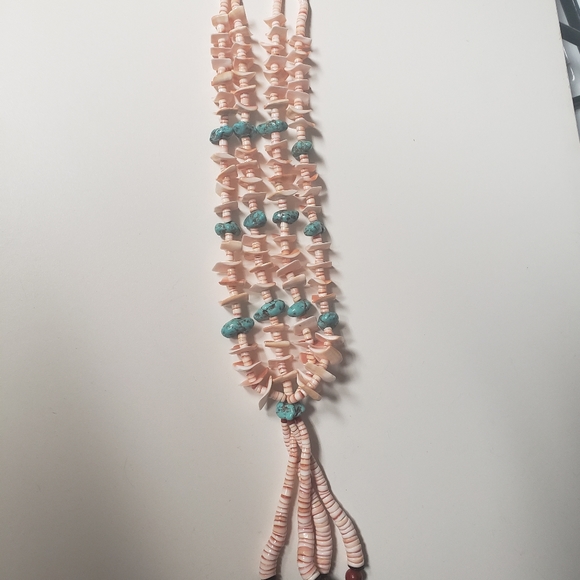 Santa Dominga Red-lip Shell & Turquoise Necklace - Picture 4 of 6